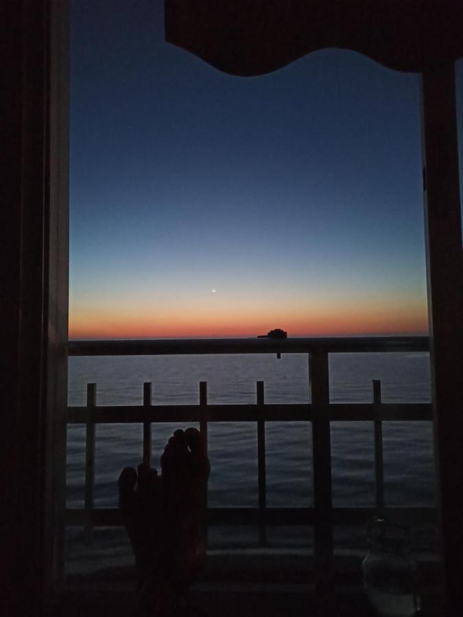 Homestay Blue Double Private At Front - En La Playa Piso Compartido *