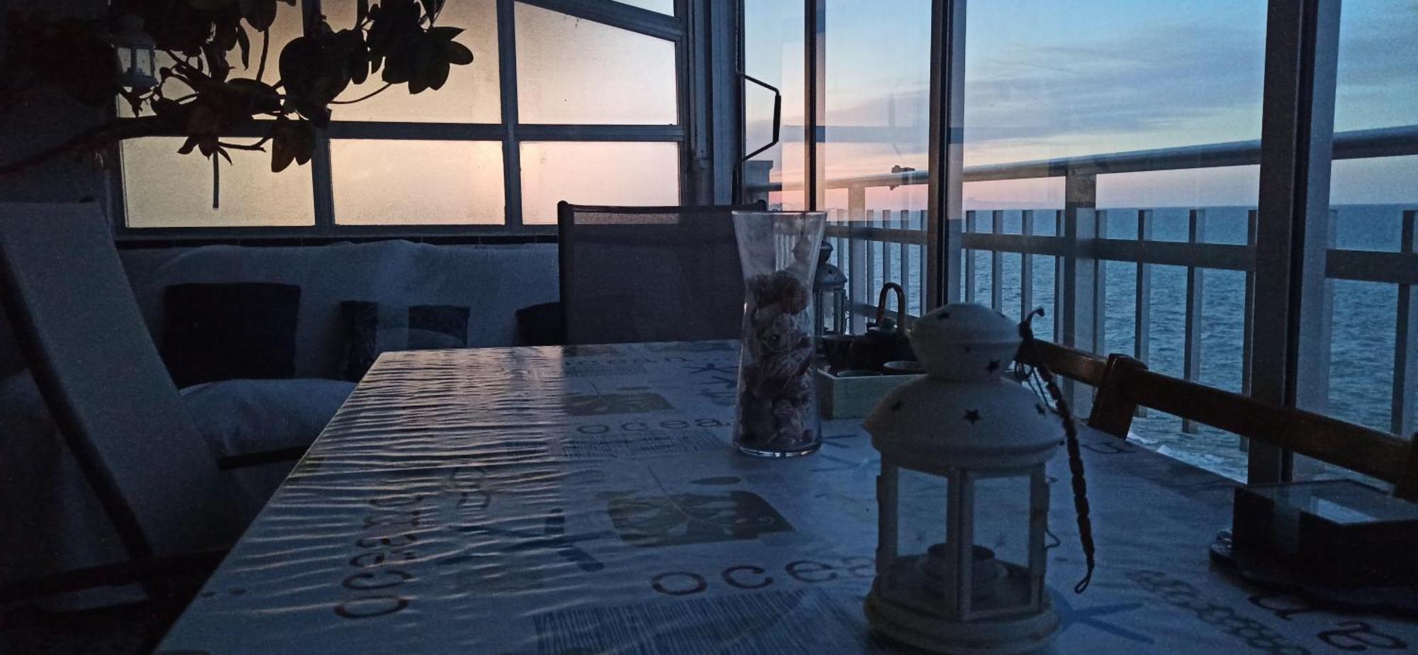 Blue Double Private At Front - En La Playa Piso Compartido Homestay Valencia